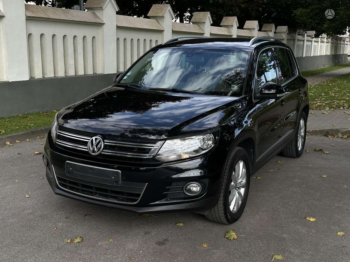 Volkswagen Tiguan - 1