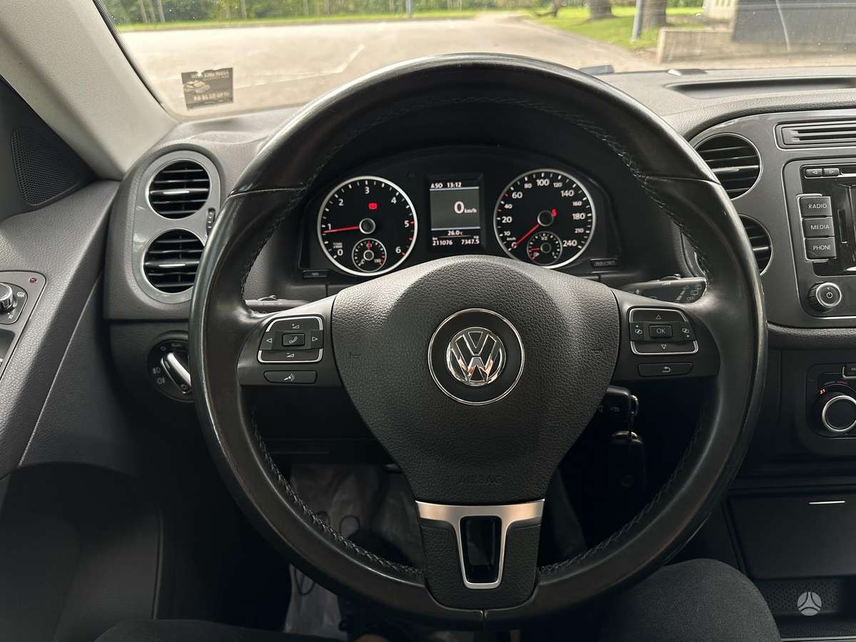 Volkswagen Tiguan - 10