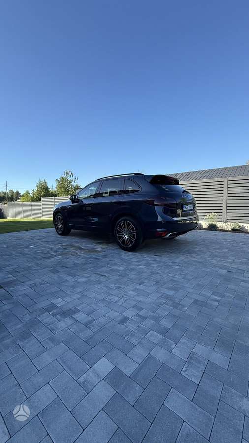 Porsche Cayenne - 6