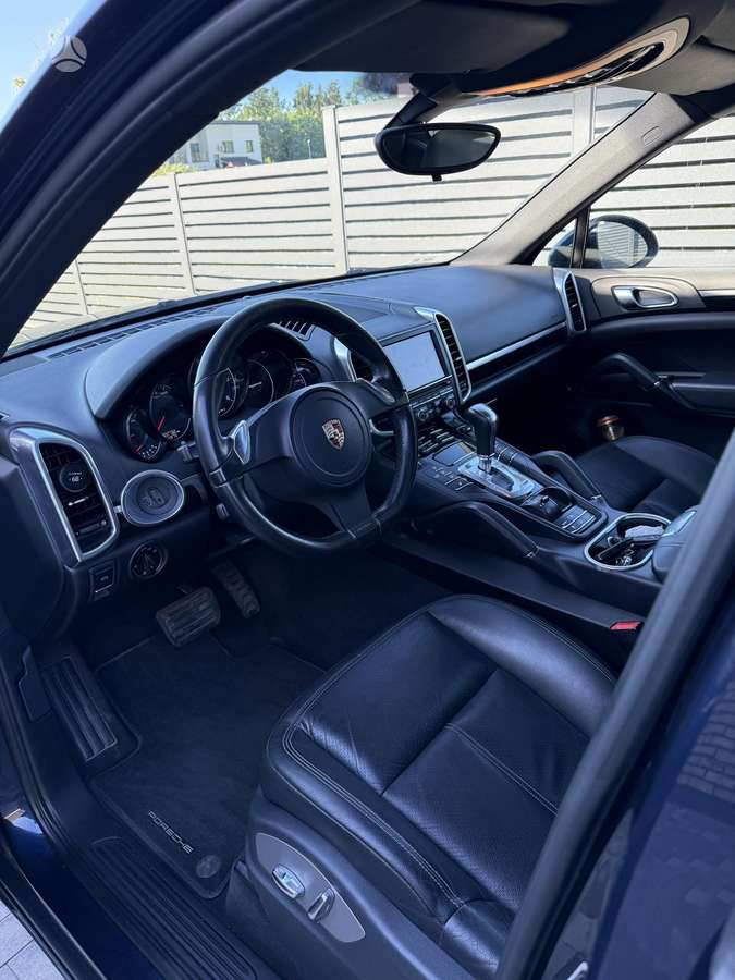 Porsche Cayenne - 10