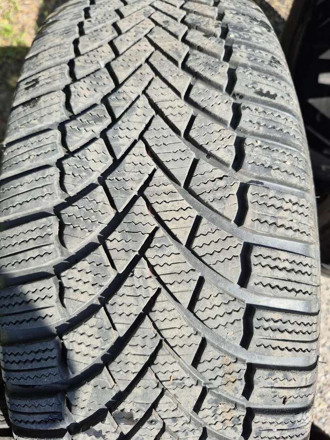 Bridgestone, зимние 215/60 R16