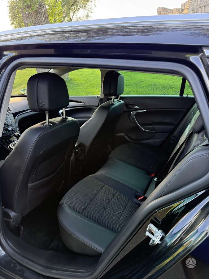 Opel Insignia, 2.0 l., hatchback