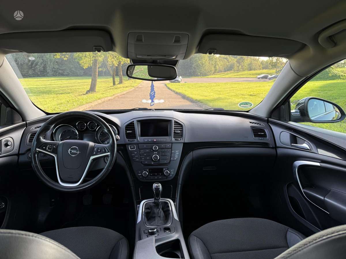 Opel Insignia, 2.0 l., hatchback