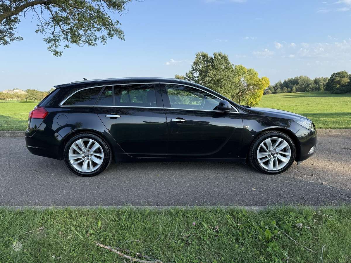 Opel Insignia, 2.0 l., hatchback