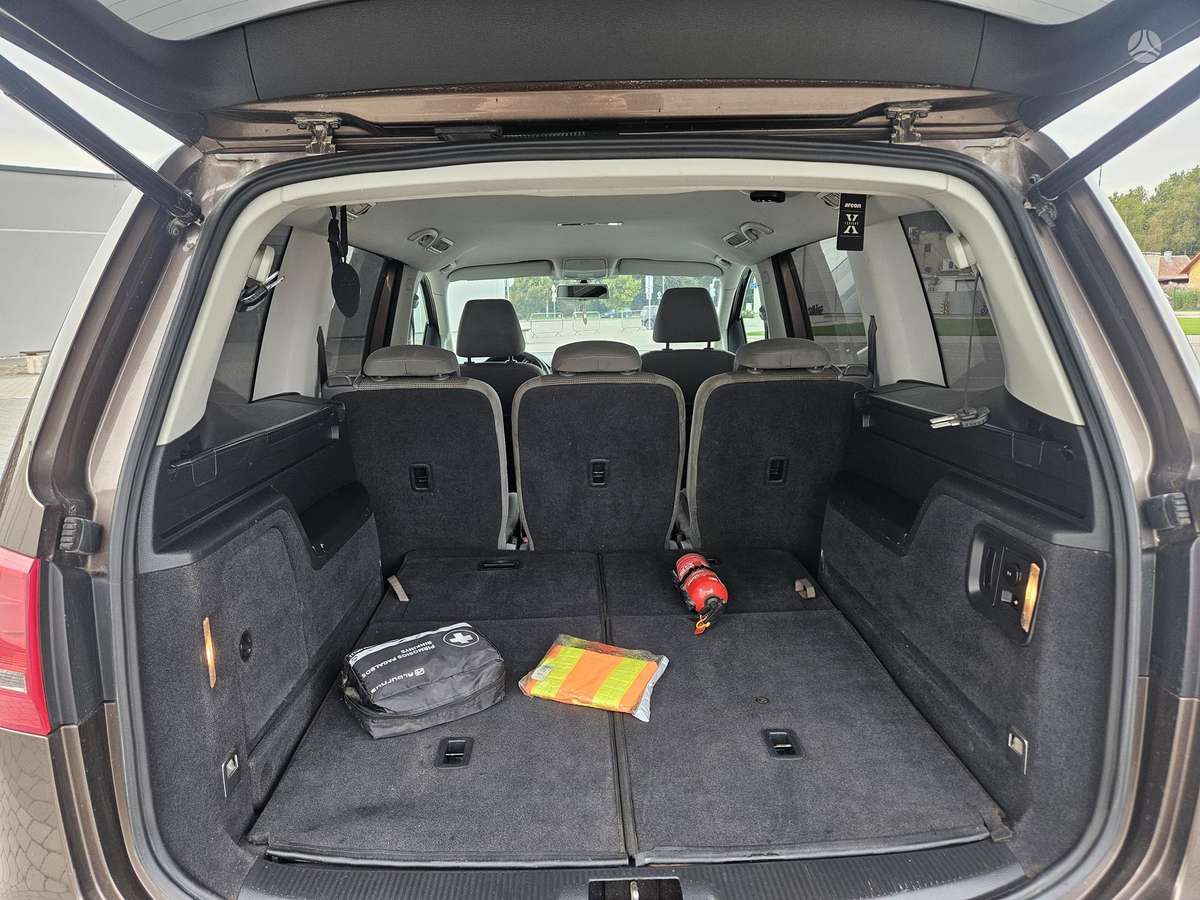 Volkswagen Sharan - 8