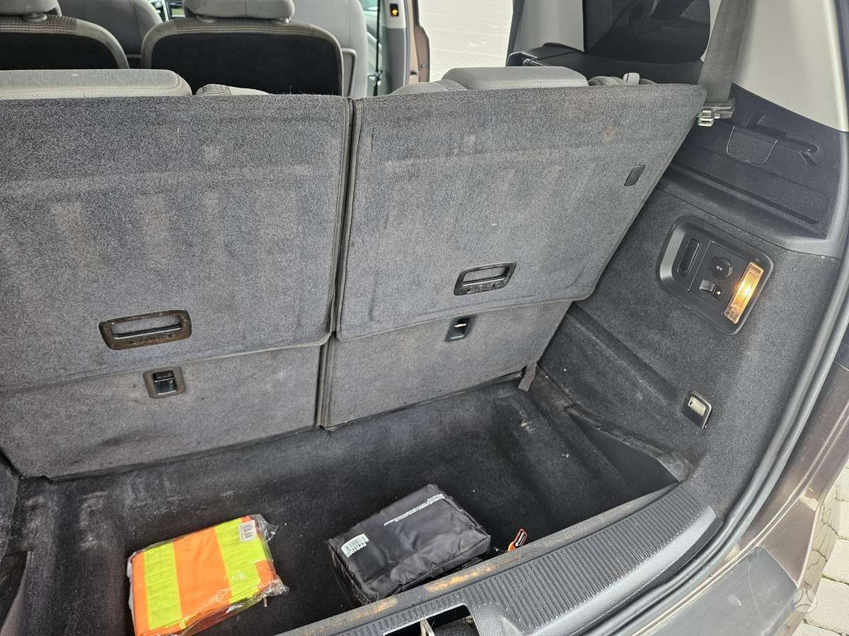 Volkswagen Sharan - 10