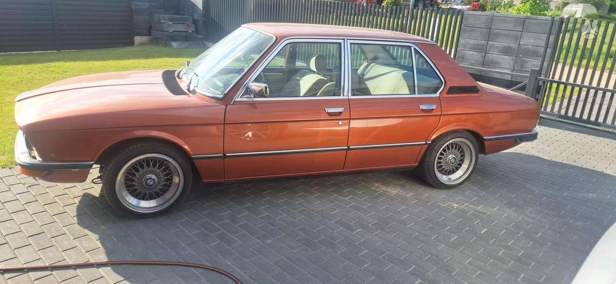 BMW 518, 1.8 l., Седан