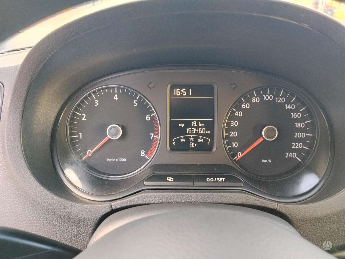 Volkswagen Polo - 10