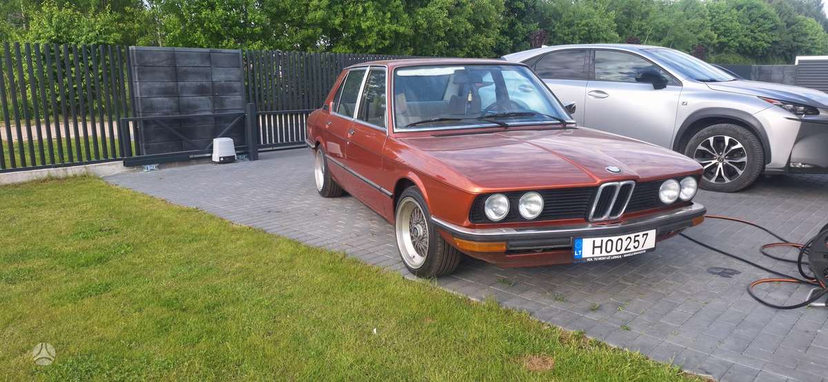 BMW 518, 1.8 l., Седан