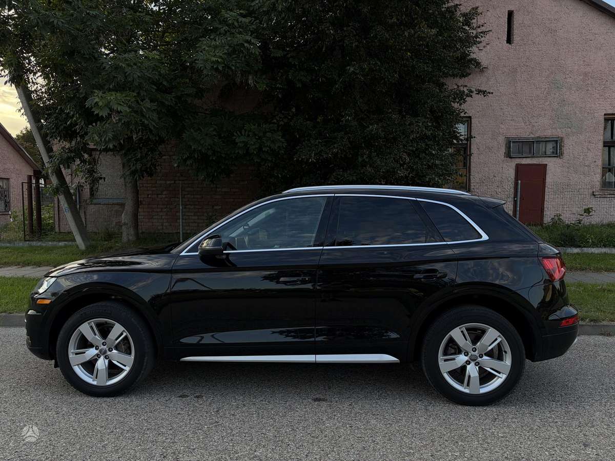 Audi Q5, 2.0 l., Внедорожник / Кроссовер