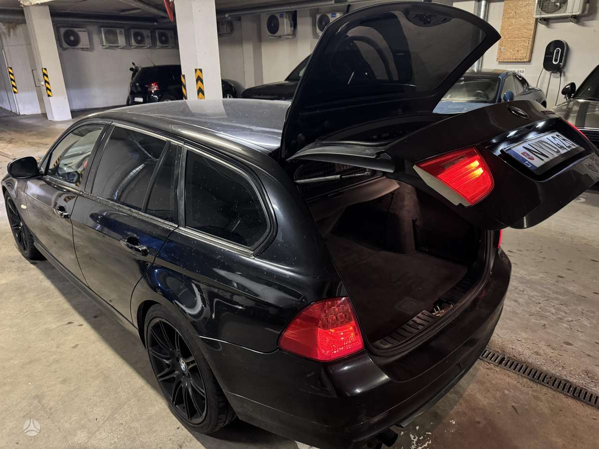 BMW 330, 3.0 l., wagon