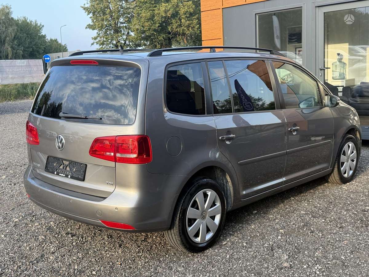 Volkswagen Touran - 6