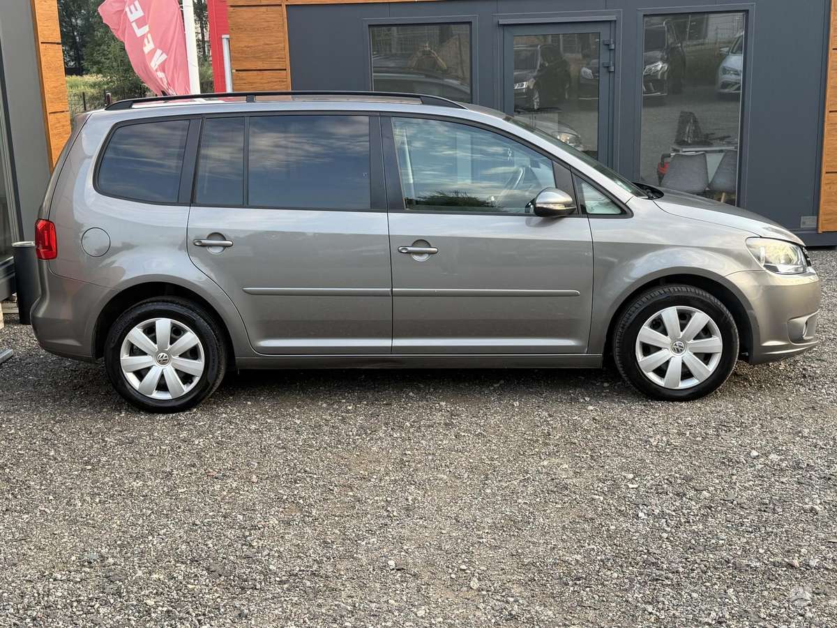 Volkswagen Touran - 8