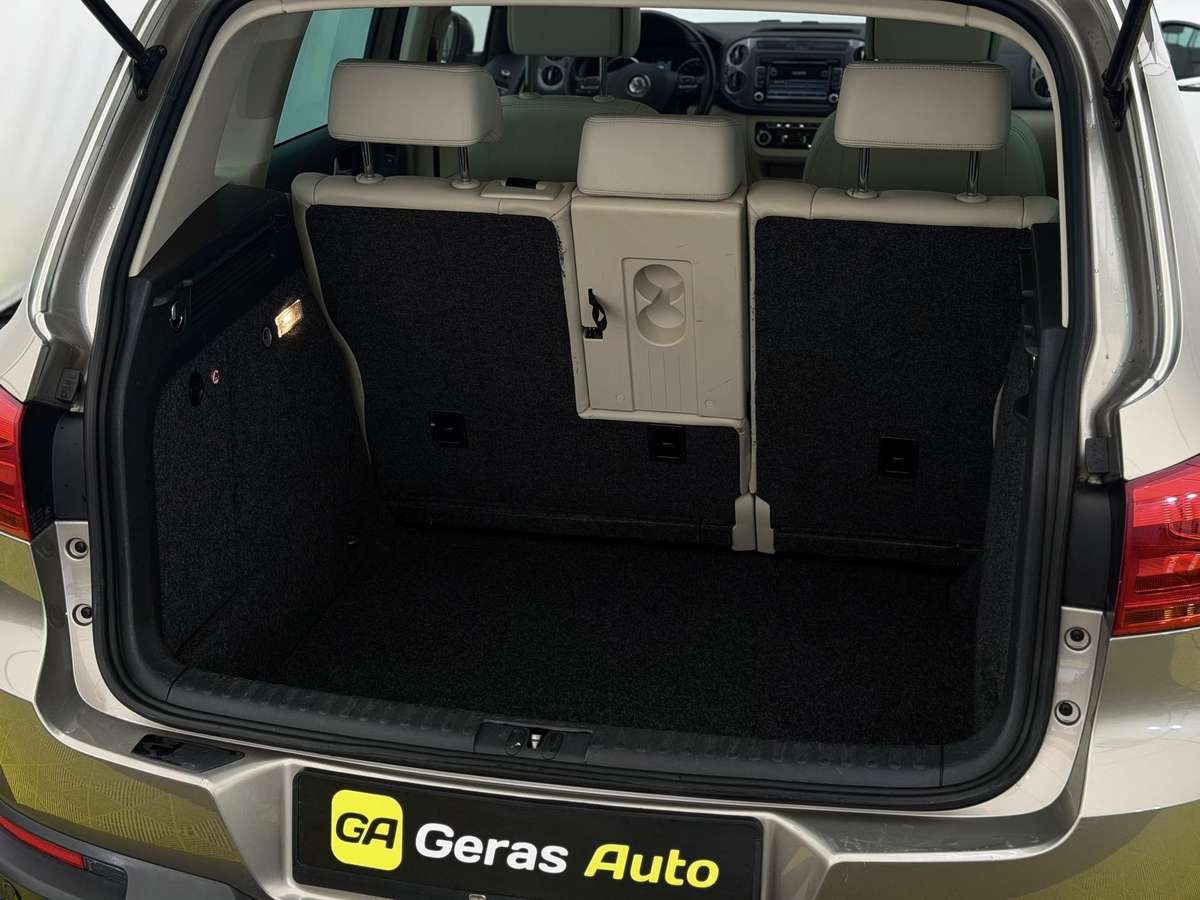 Volkswagen Tiguan - 12