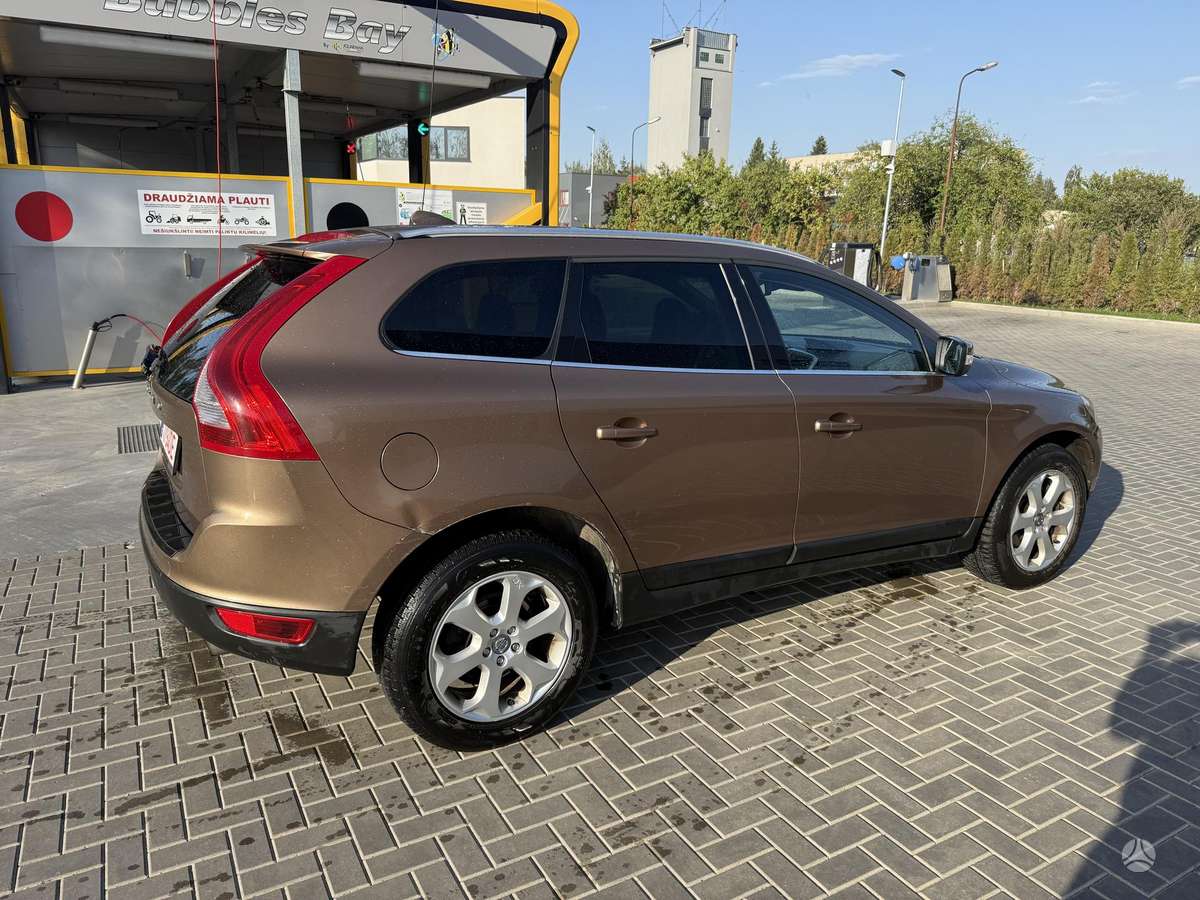Volvo XC60 - 2