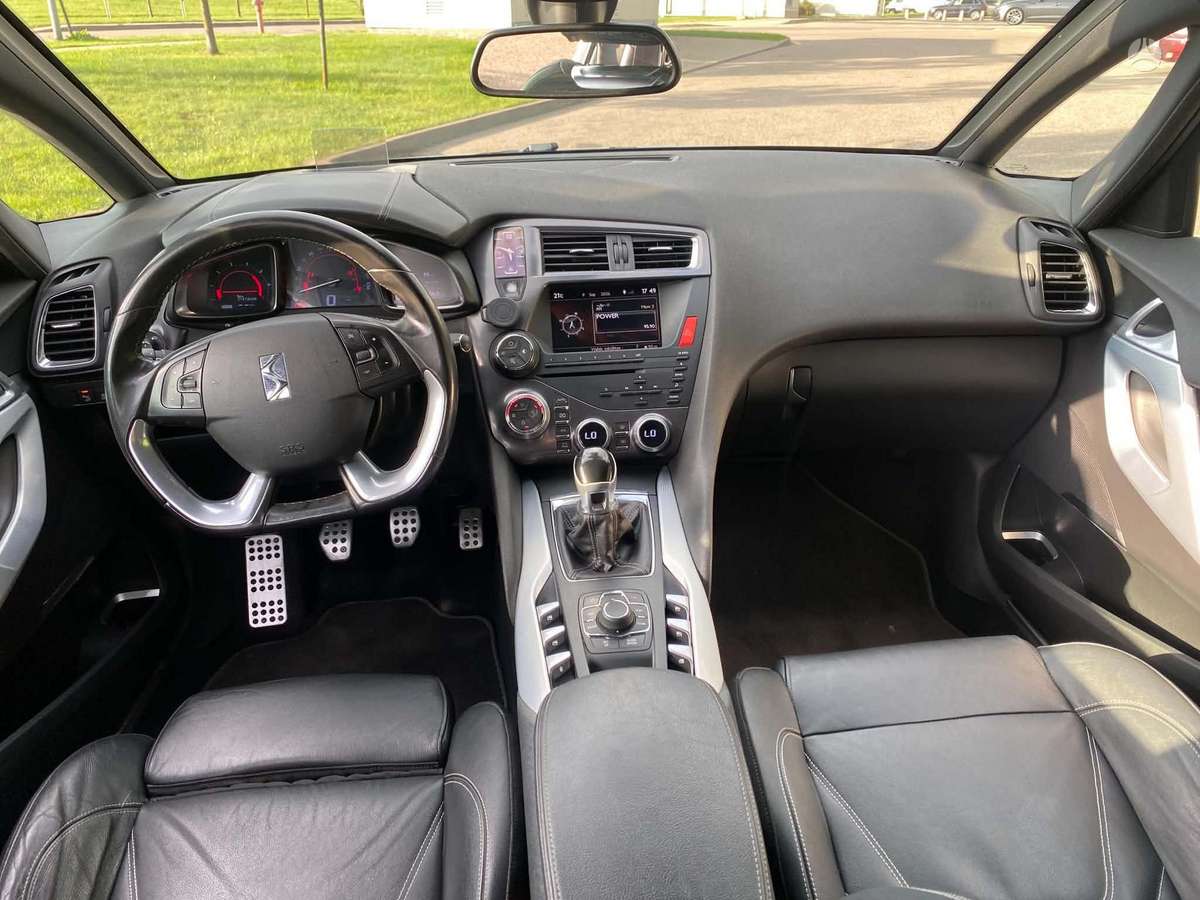 Citroen DS5, 2.0 l., hatchback