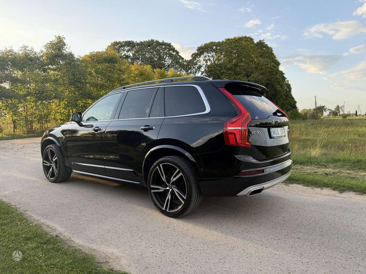 Volvo XC90 - 2