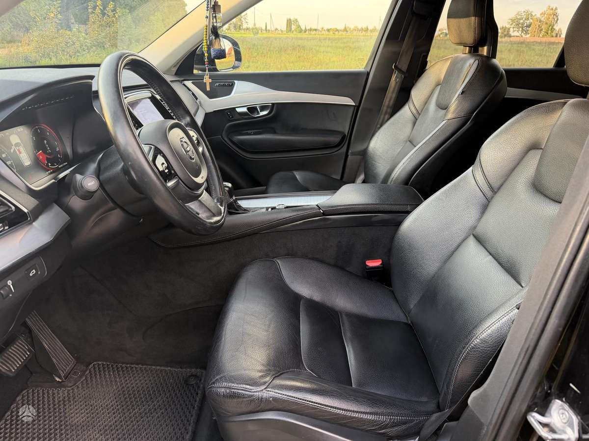 Volvo XC90 - 9