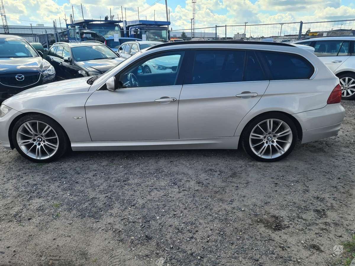 BMW 330, 3.0 l., Универсал