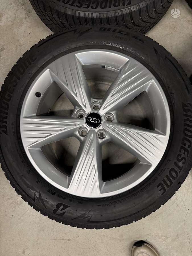 Audi 89A601025B Q4 E-tron, light alloy, R19