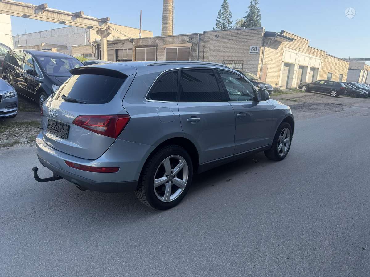 Audi Q5, 3.0 l., off-road / crossover
