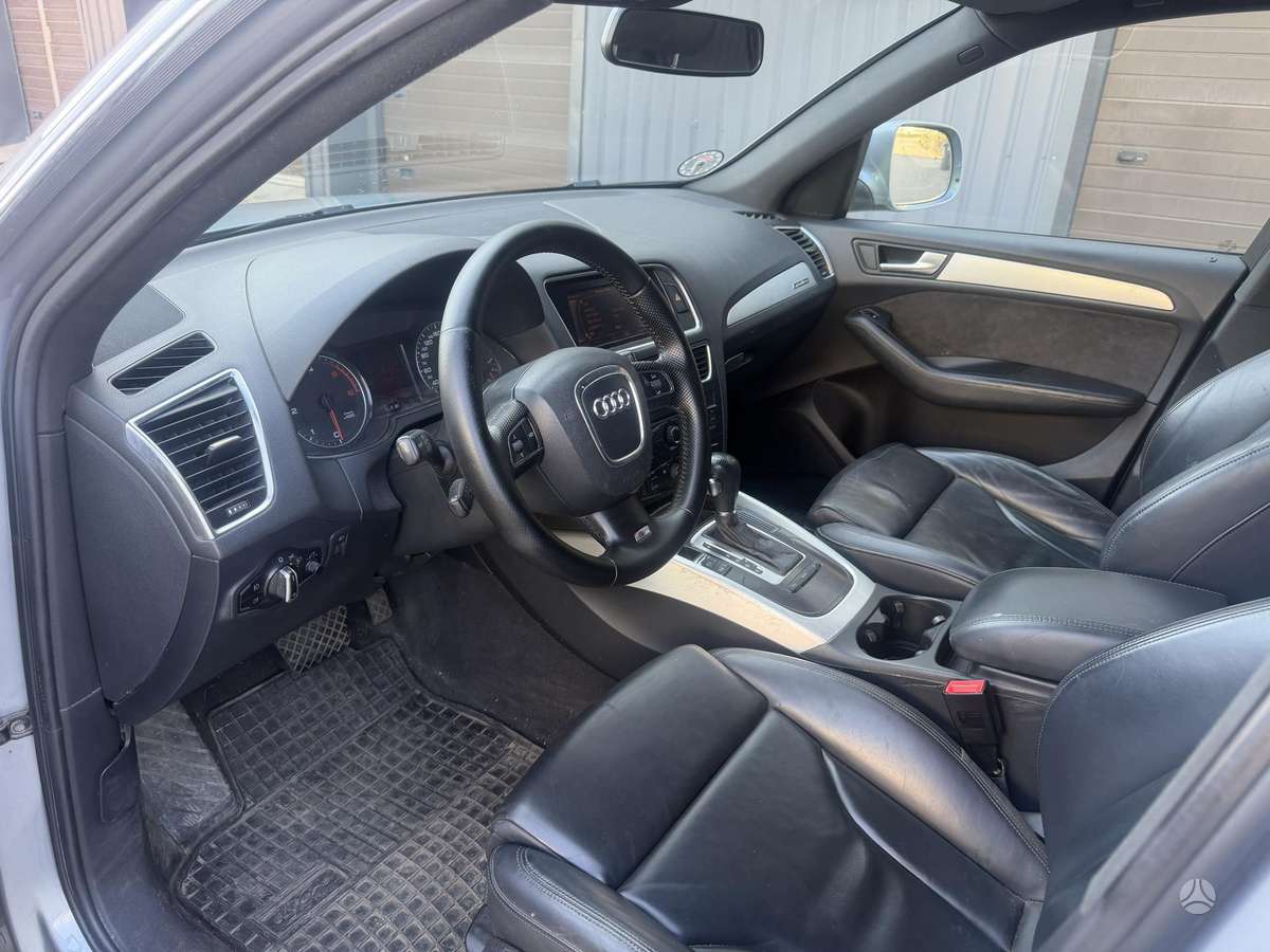 Audi Q5, 3.0 l., off-road / crossover