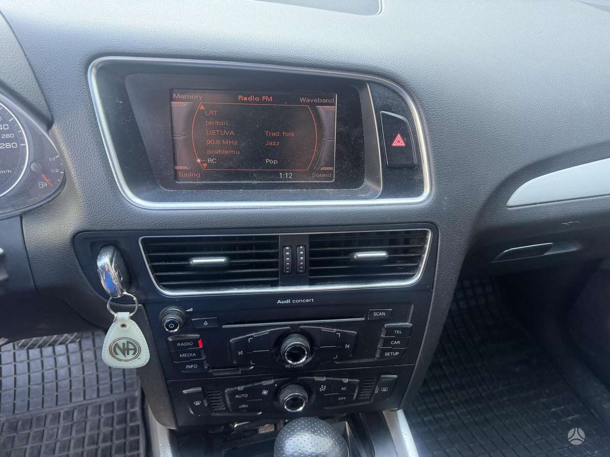 Audi Q5, 3.0 l., off-road / crossover
