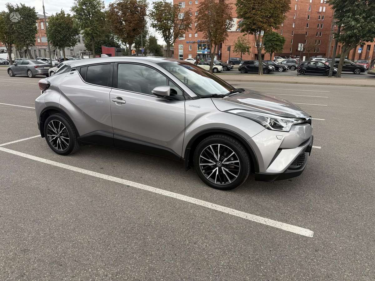 Toyota C-HR - 4