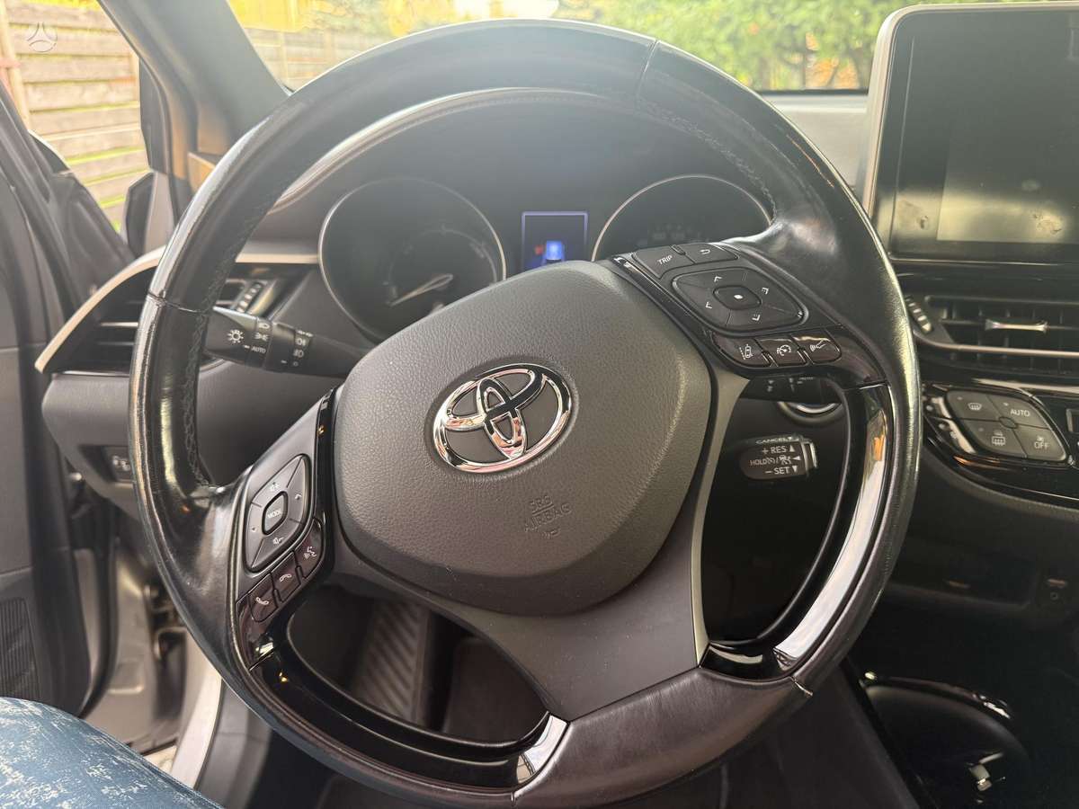 Toyota C-HR - 5