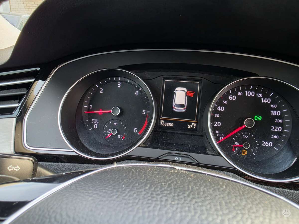 Volkswagen Passat - 12