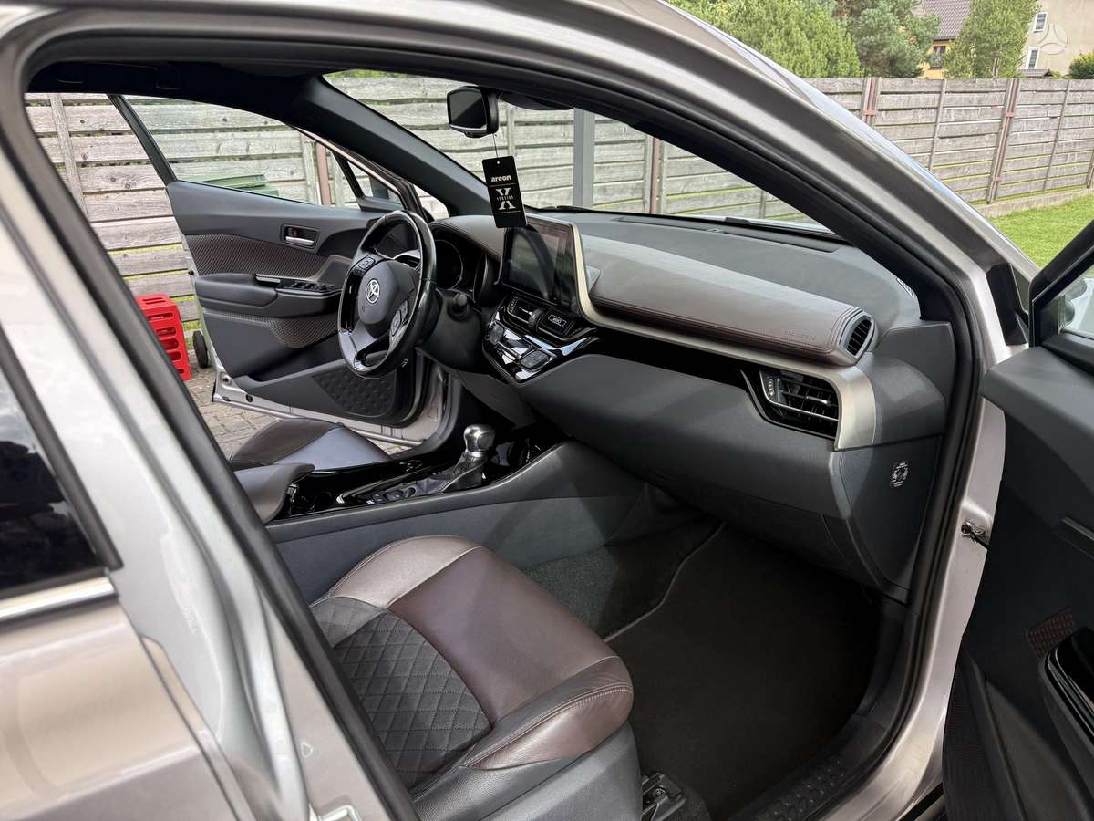 Toyota C-HR - 7