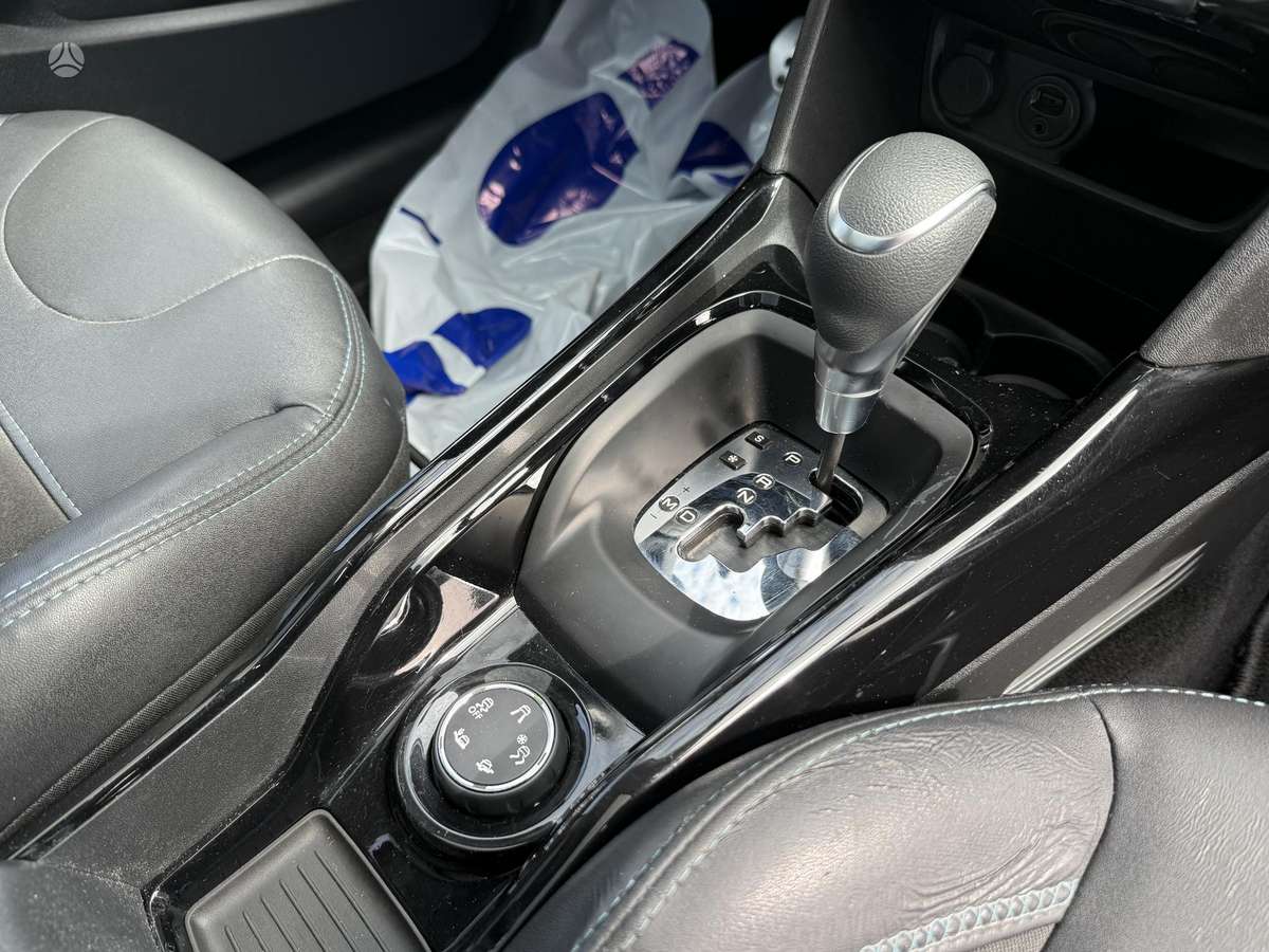 Peugeot 2008 - 11