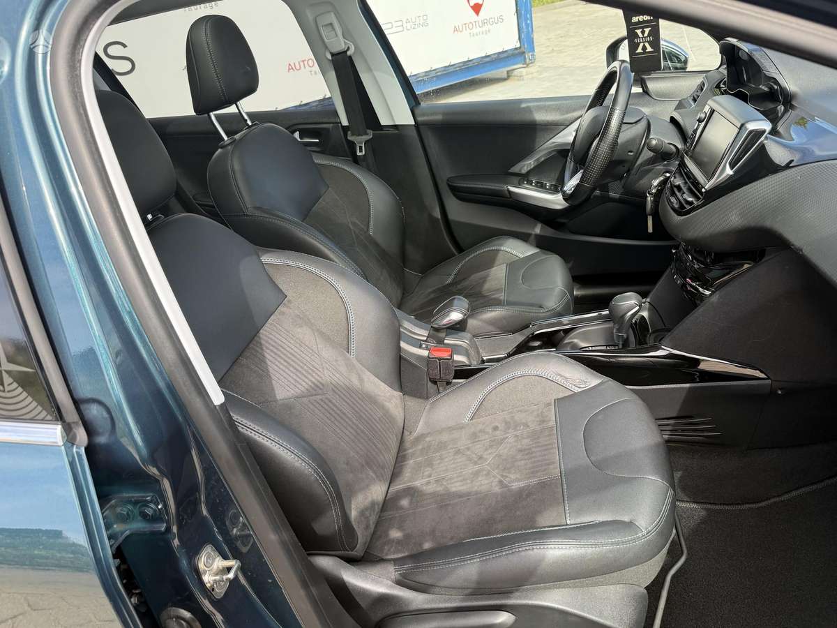 Peugeot 2008, 1.2 l., Хэтчбек