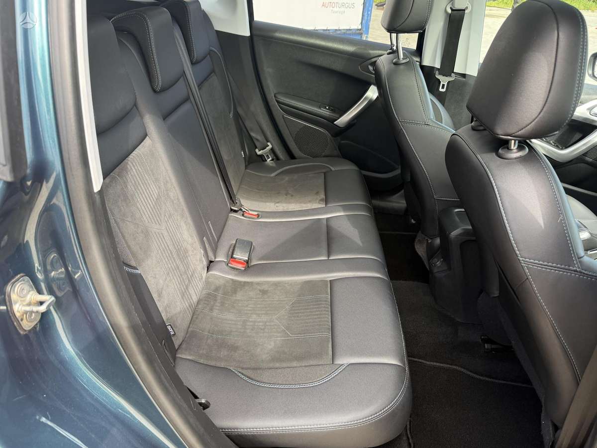 Peugeot 2008, 1.2 l., Хэтчбек