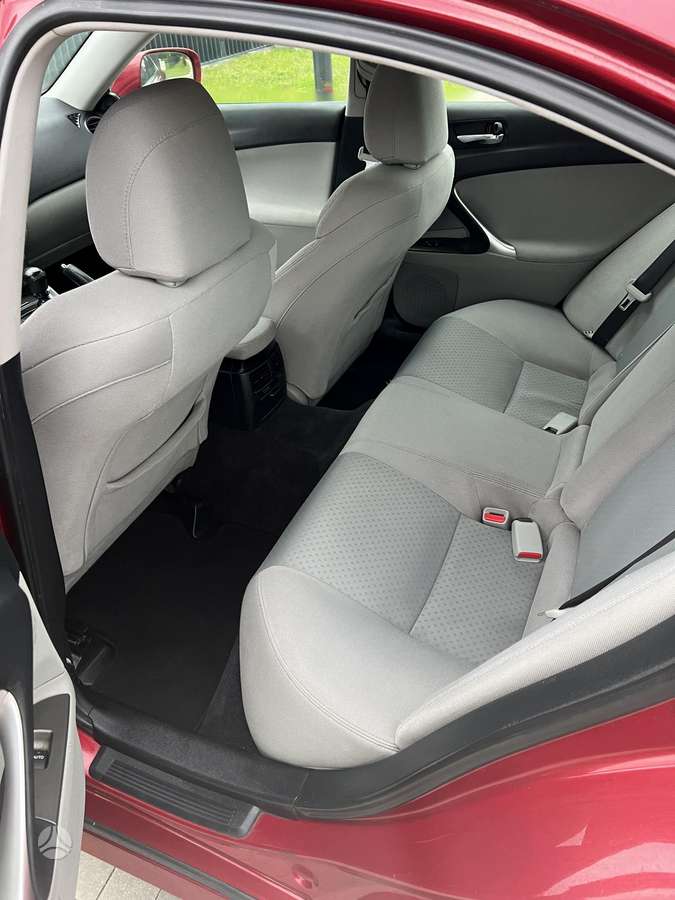 Lexus IS 220, 2.2 l., Седан