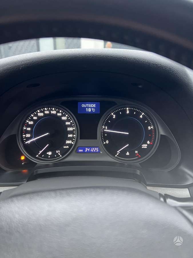 Lexus IS 220, 2.2 l., Седан