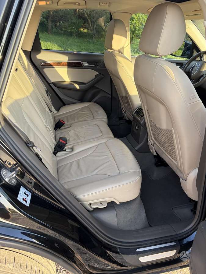 Audi Q5, 2.0 l., off-road / crossover