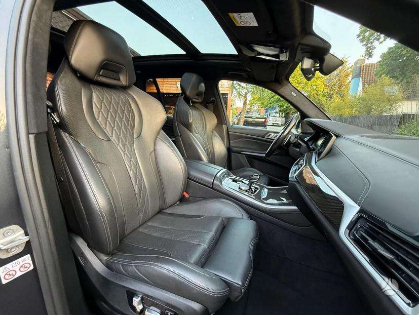 BMW X5, off-road / crossover