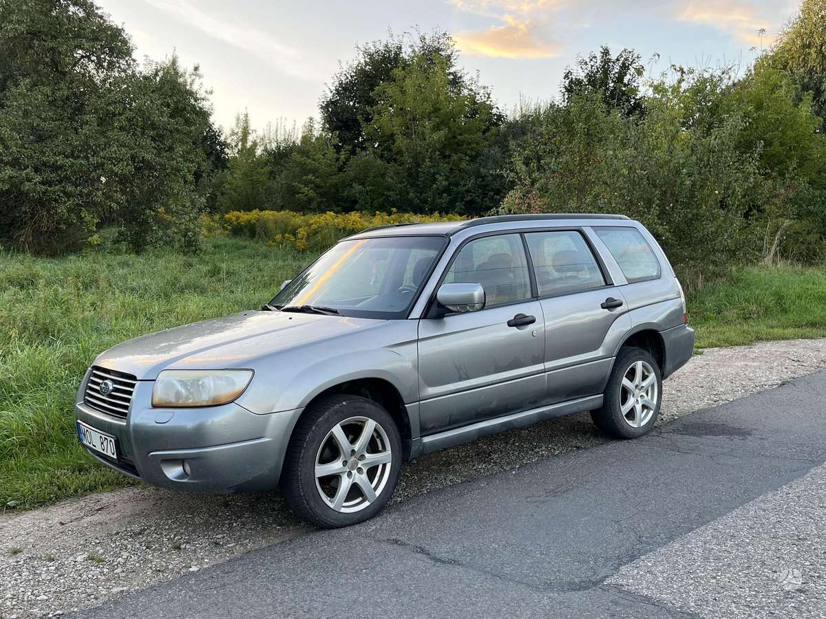 Subaru Forester, 2.0 l., off-road / crossover