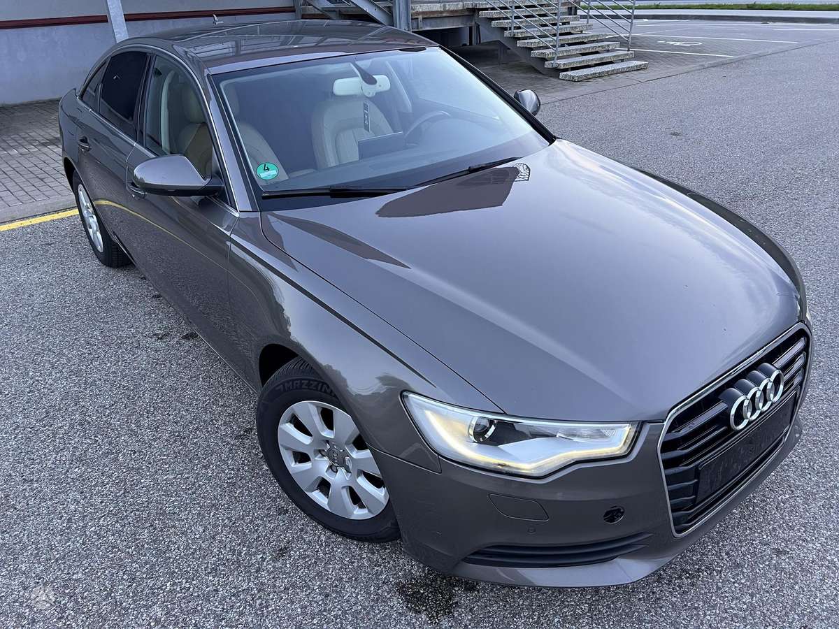 Audi A6, 2.0 l., Седан