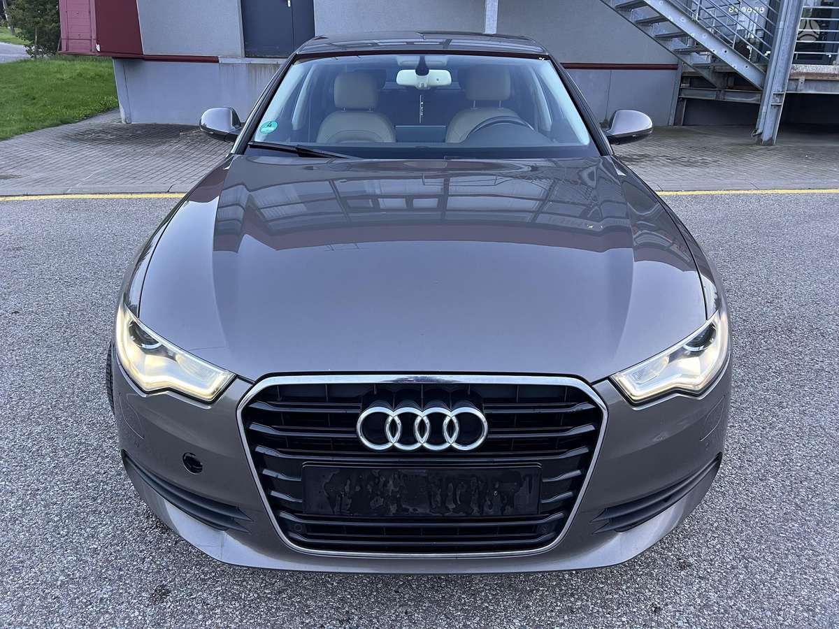 Audi A6, 2.0 l., Седан