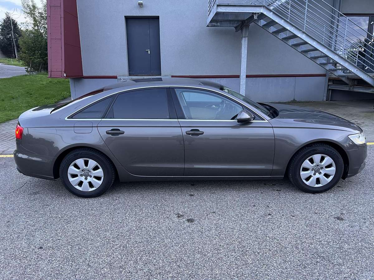Audi A6, 2.0 l., Седан