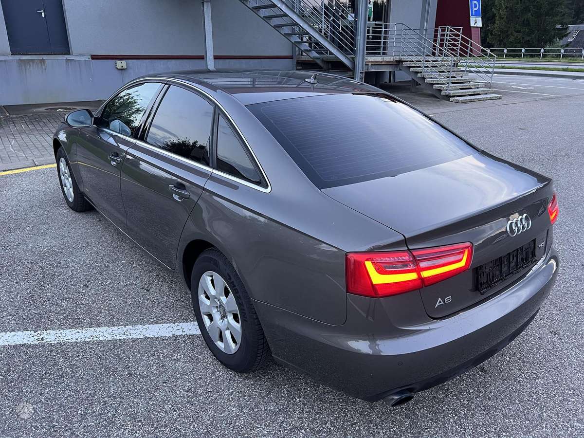 Audi A6, 2.0 l., Седан