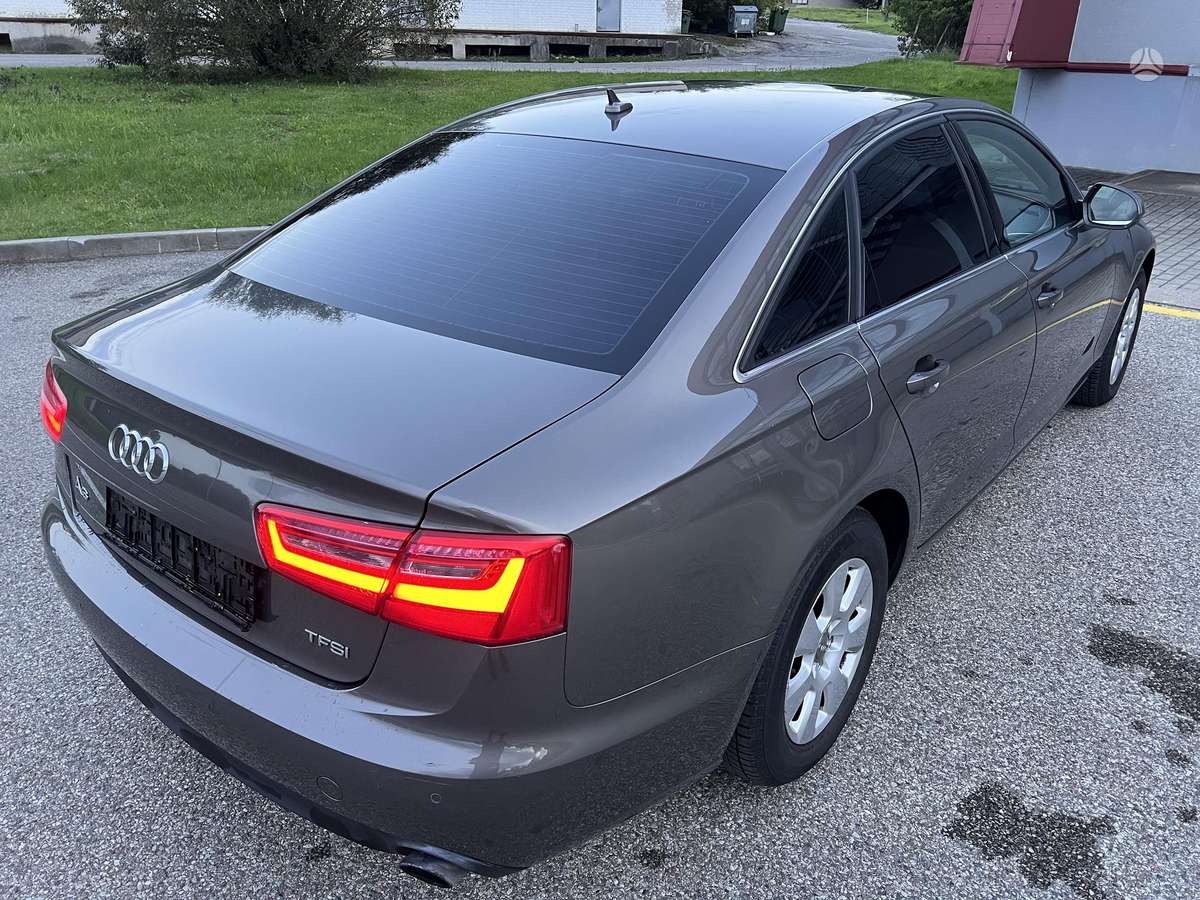 Audi A6, 2.0 l., Седан