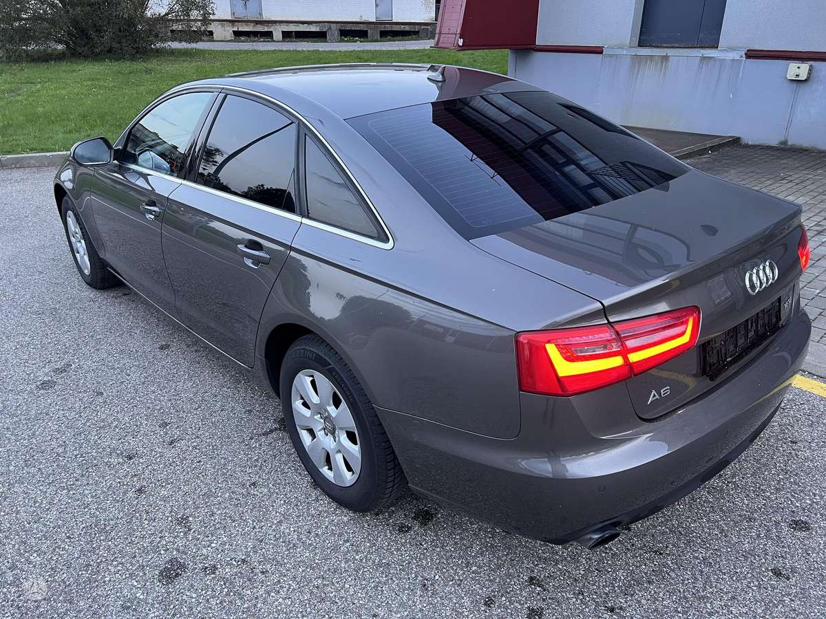 Audi A6, 2.0 l., Седан