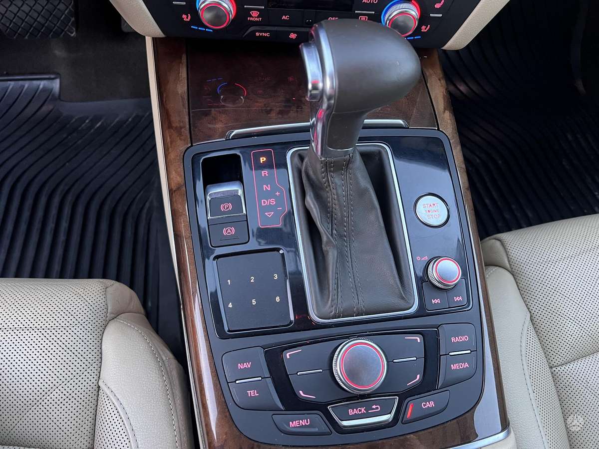 Audi A6, 2.0 l., Седан