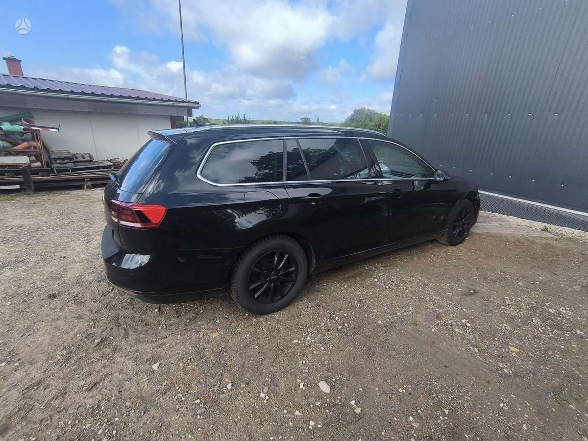 Volkswagen Passat - 4