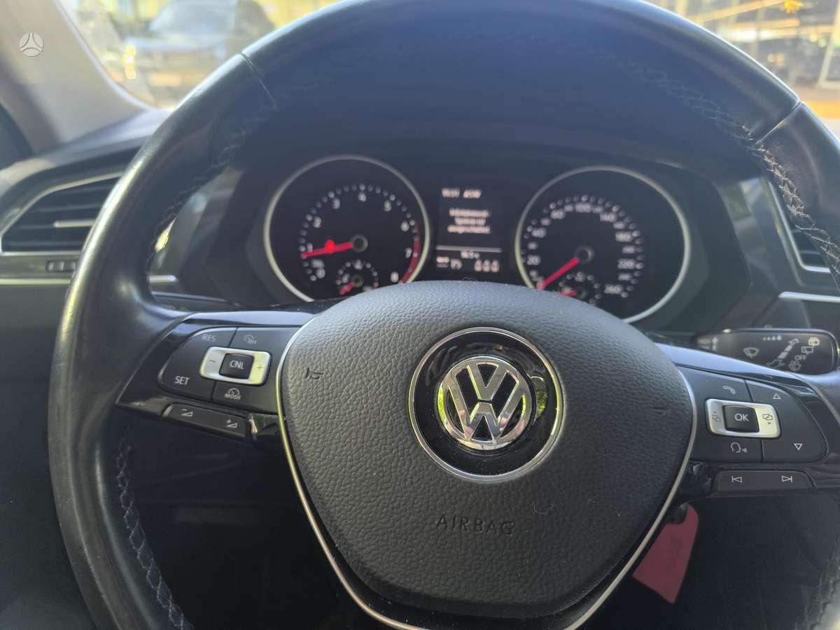 Volkswagen Passat - 10