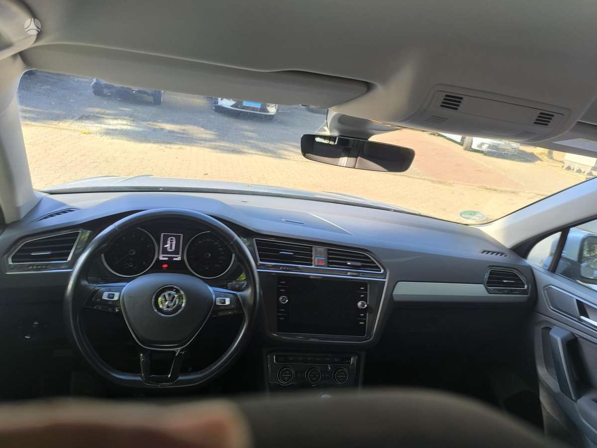 Volkswagen Passat - 12