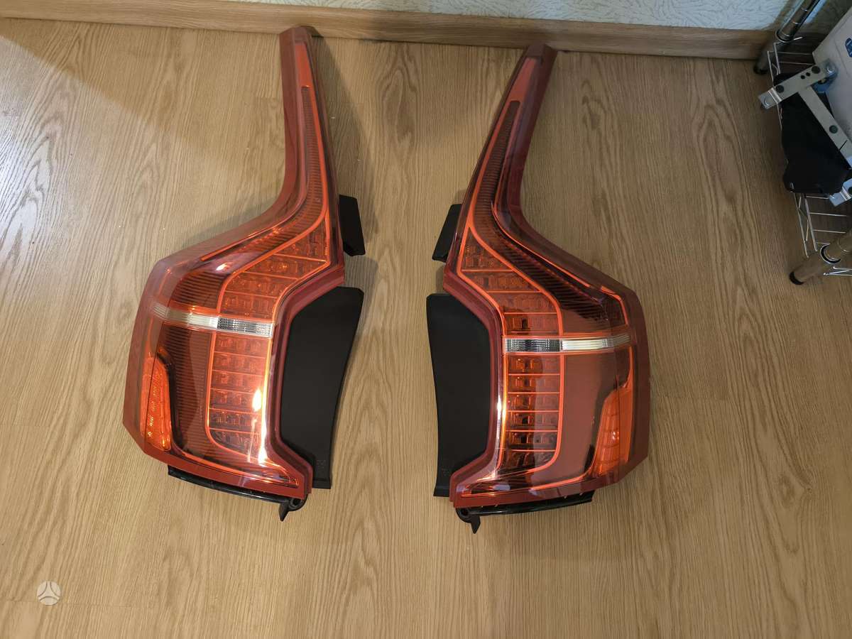 Volvo XC90 lights